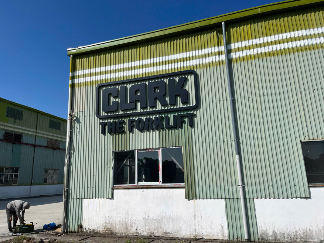 thi công biển quảng cáo cho công ty CLARK tại Chí Linh - Hải Phòng ( Hải Dương cũ )