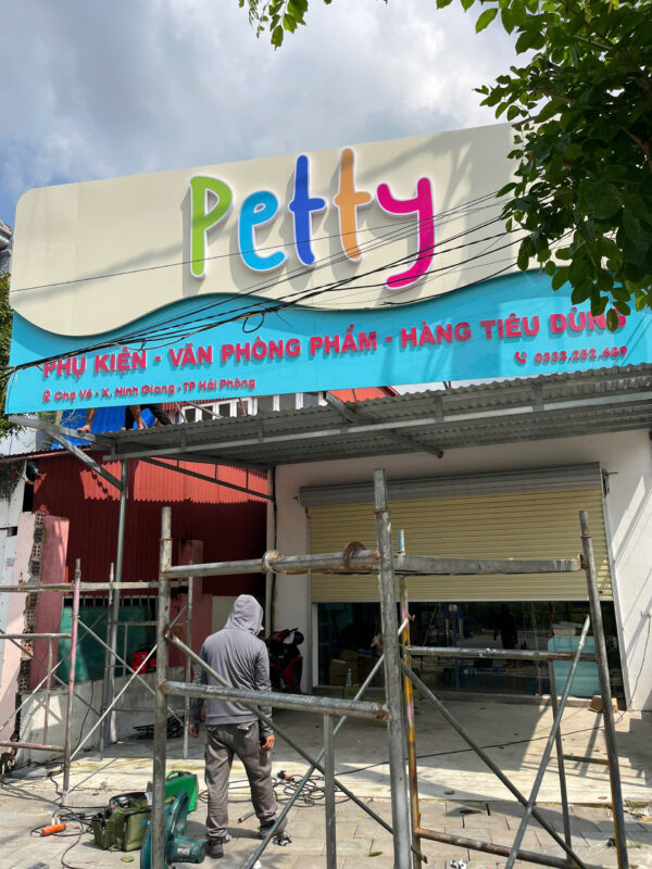 Biển mica chữ nổi đẹp hải dương