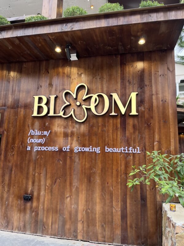 bảng hiệu quán cafe đẹp thiết kế hiện đại phù hợp nhiều phong cách