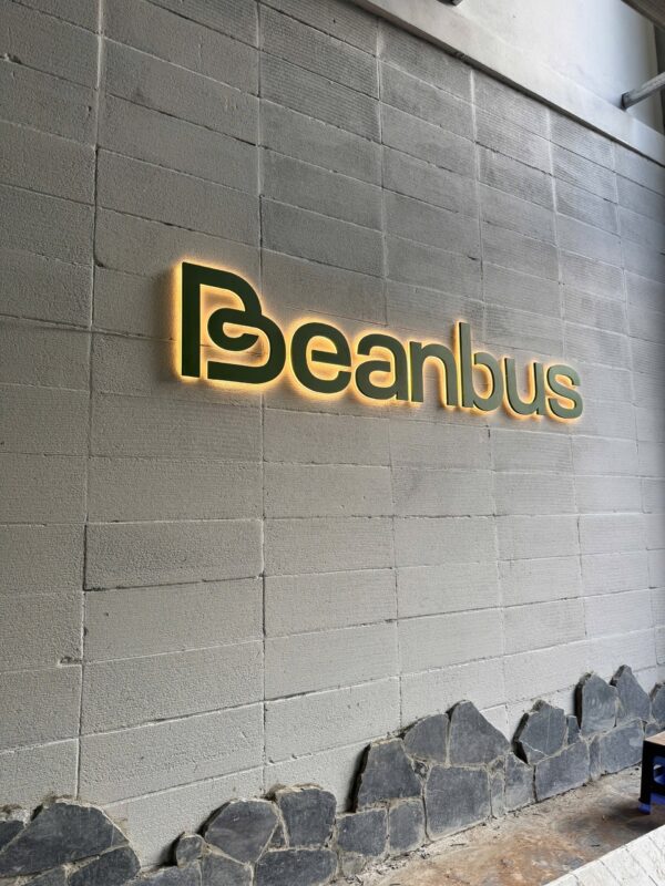 coffee beanbus chữ nổi led quán cafe sáng rõ ban đêm thu hút khách