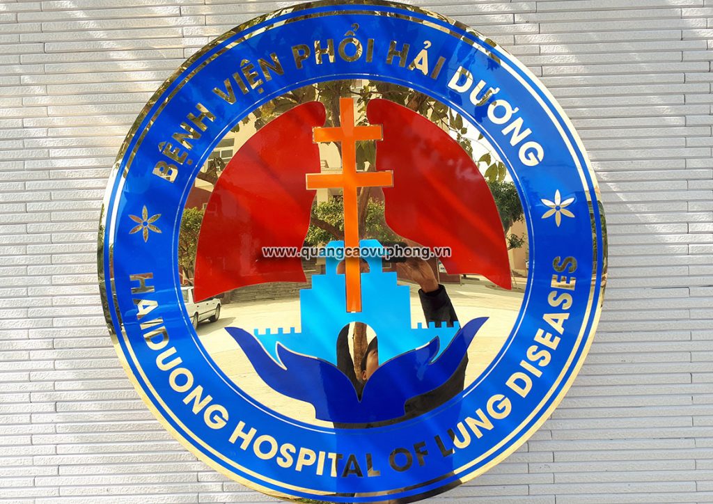 Biển inox ăn mòn lắp đặt thực tế tại công ty ở Hải Dương