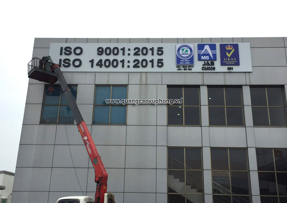 Bạn đang làm tại một công ty thuộc khu công nghiệp, Sếp giao cho bạn tìm một địa chỉ làm Biển Quảng Cáo uy tín, chất lượng, giá thành hợp lý.