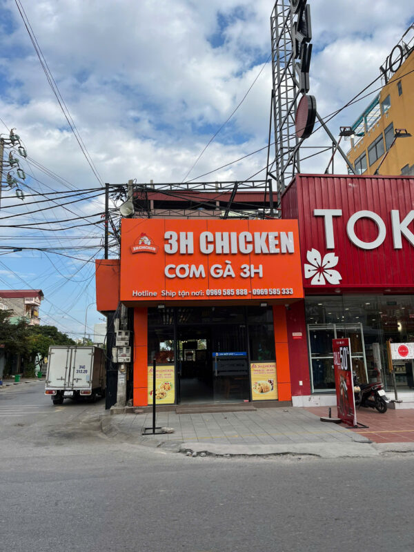 Thi công biển quảng cáo cửa hàng 3H CHICKEN - Phố Ghẽ - Hải Dương