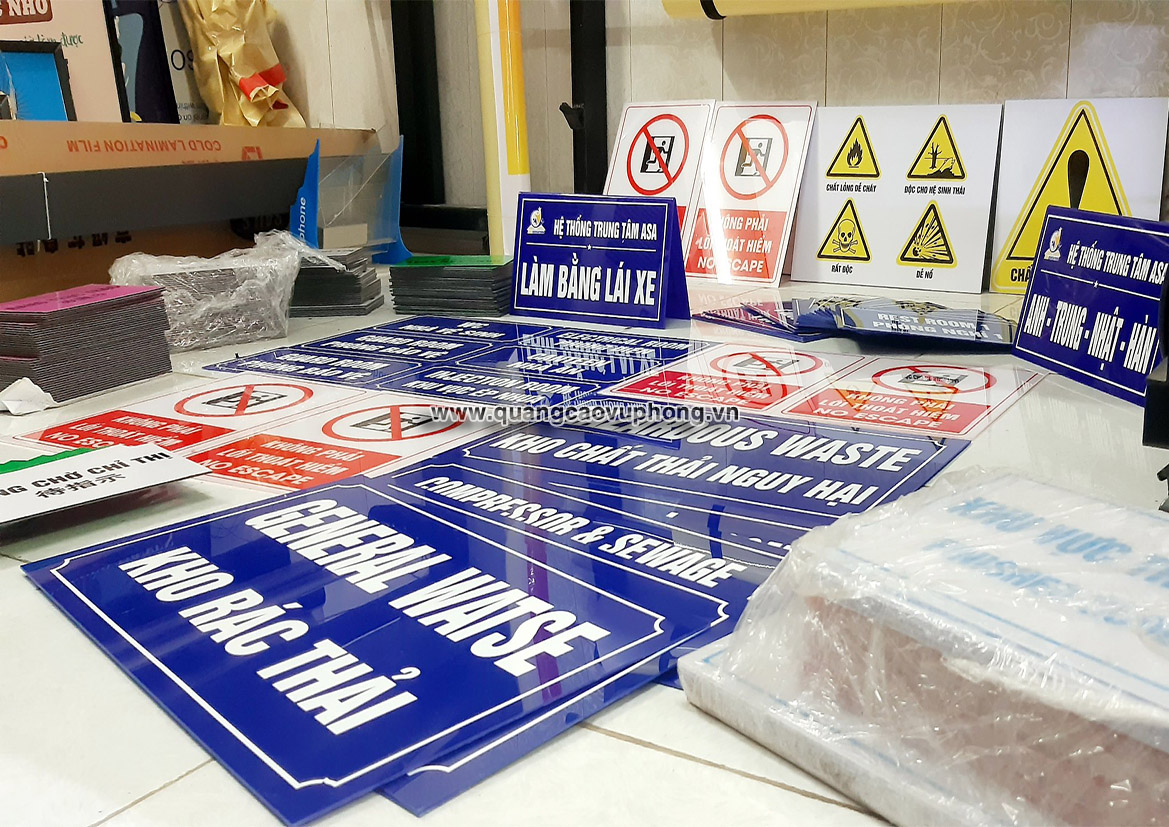 Quảng cáo VŨ PHONG chuyên làm biển phòng ban, biển tên phòng, bảng tên phòng, biển phòng ban bằng mica tại Hải Dương, Bắc Ninh, Hưng Yên, Hải Phòng ✅