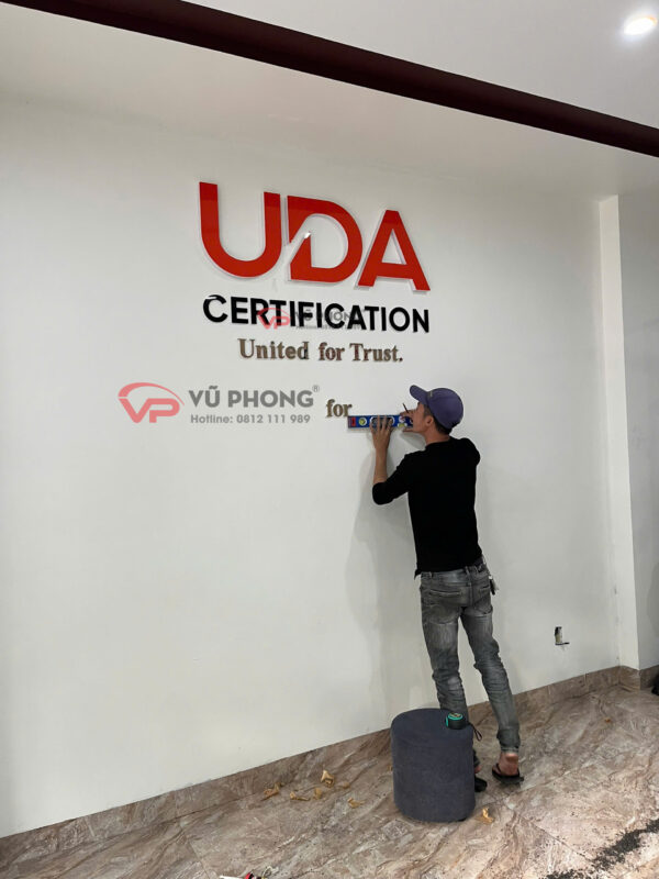 Làm biển hiệu quảng cáo tại Hải Dương giá rẻ, thiết kế theo yêu cầu, lắp đặt nhanh chóng, phù hợp mọi mô hình kinh doanh.