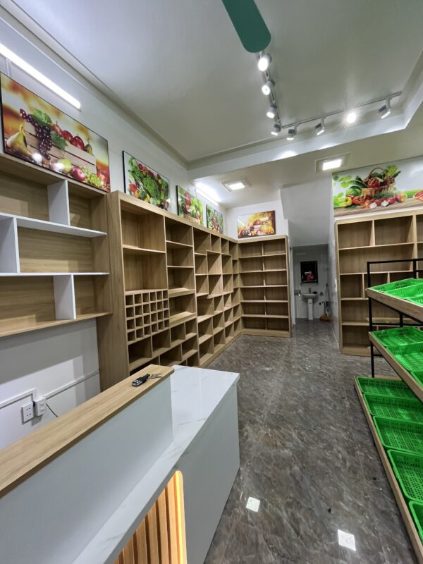 Thi công shop hoa quả sạch chuyên nghiệp, không gian sạch sẽ, sang trọng