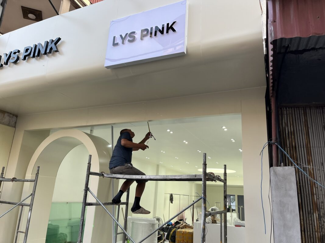 Thi công shop quần áo đẹp với thiết kế hiện đại và chuyên nghiệp