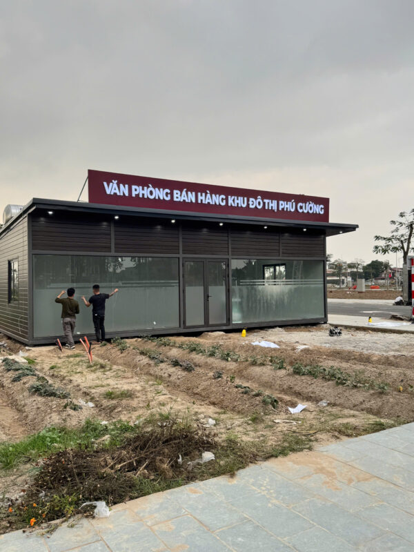 Thi công decal kính mờ chuyên nghiệp tại Hải Dương, đảm bảo thẩm mỹ và độ bền cao