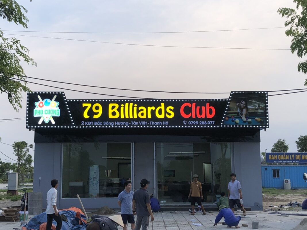 Biển LED mica đẹp nổi bật ban đêm