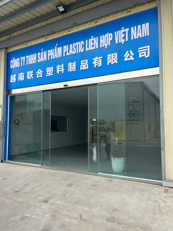 Biển quảng cáo alu cho shop thời trang tại Hải Dương, thiết kế tinh tế, nâng cao hình ảnh thương hiệu.