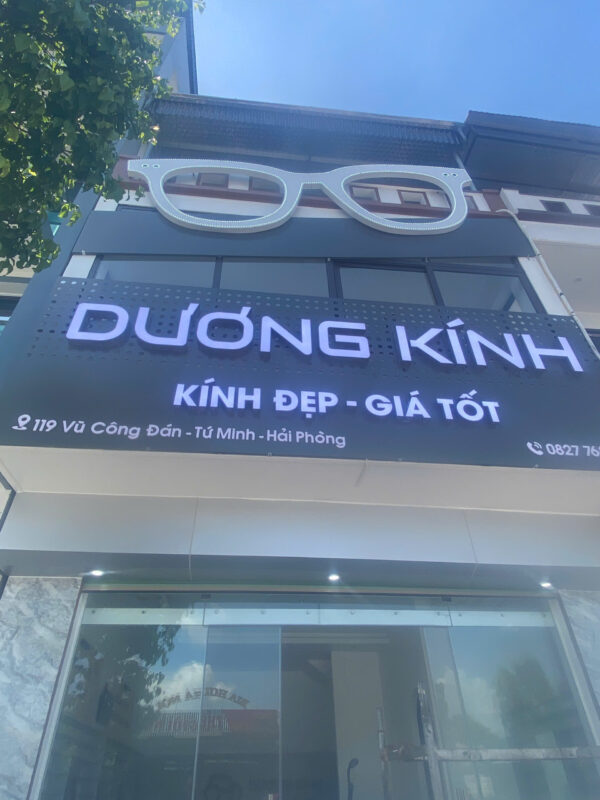 Cấu tạo biển chữ mica hắt sáng gồm mica và LED