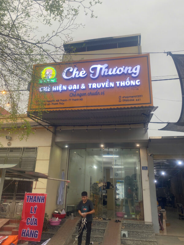 Chữ nổi mica gắn đèn LED hắt sáng đẹp