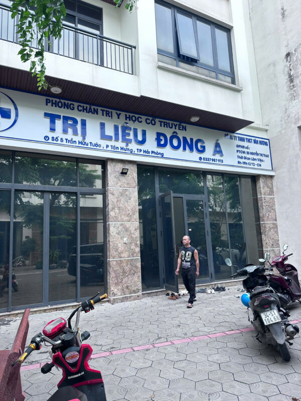 Biển Alu phù hợp với showroom, văn phòng, nhà hàng và thương hiệu cần hình ảnh chuyên nghiệp, bền đẹp lâu dài.