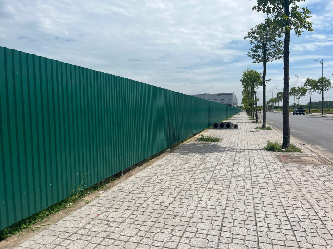 Chuẩn bị vật tư thi công biển bạt Hiflex Hải Dương