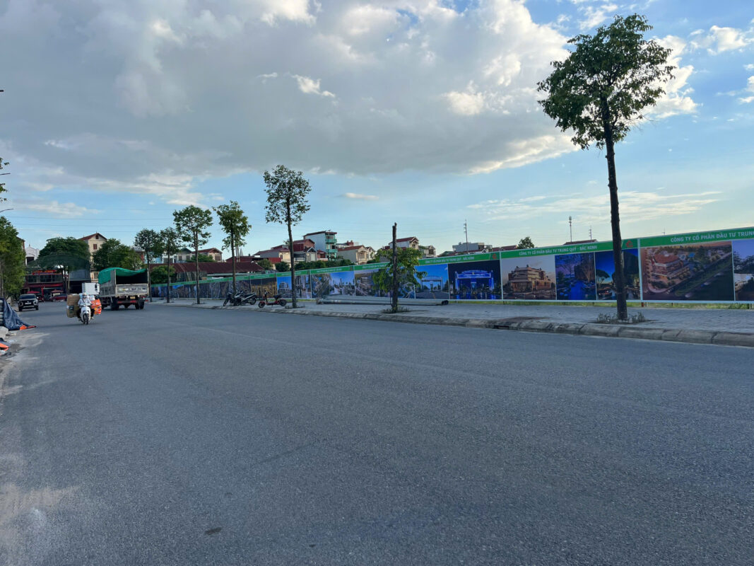 Thi công biển quảng cáo bạt Hiflex ngoài trời cho cửa hàng tại Hải Dương