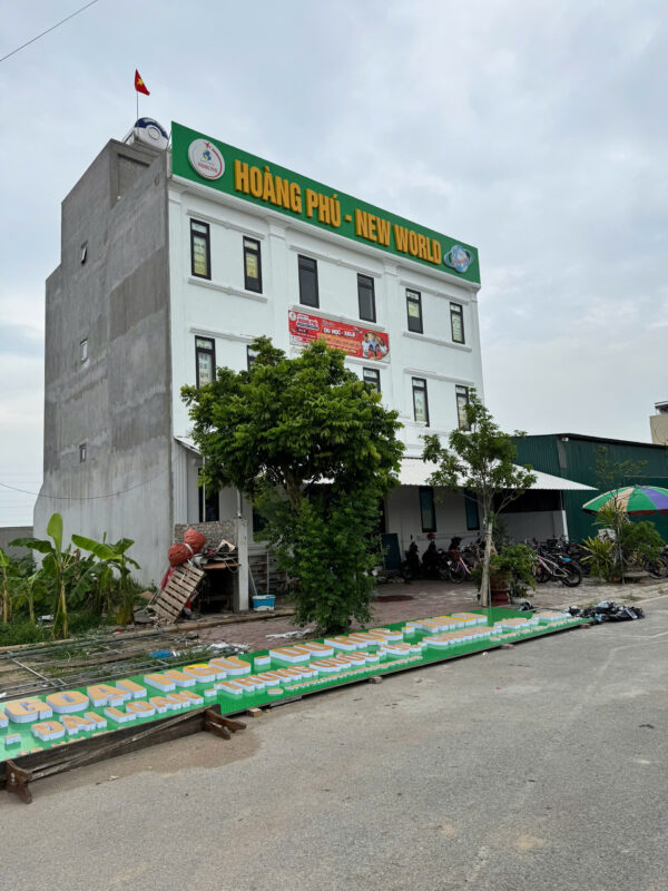 Biển Alu chữ nổi mica hiện đại cho cửa hàng