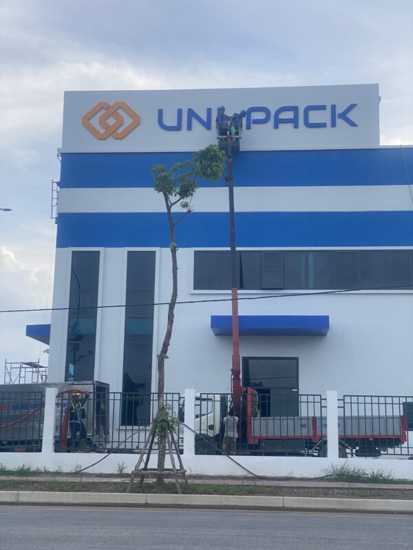 Biển chữ nổi Inox công ty UNI-PACK tại Hải Dương