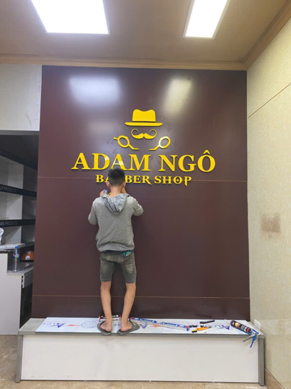 Gia công chữ nổi mica