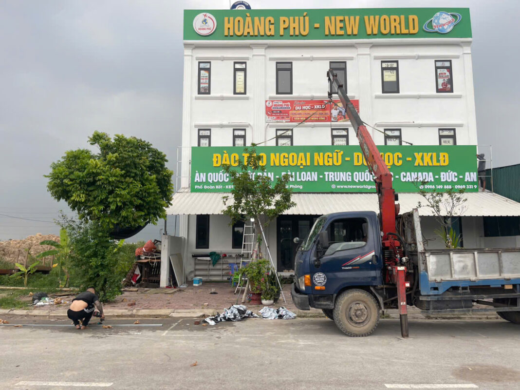 Thi công biển Alu ngoài trời đúng kỹ thuật