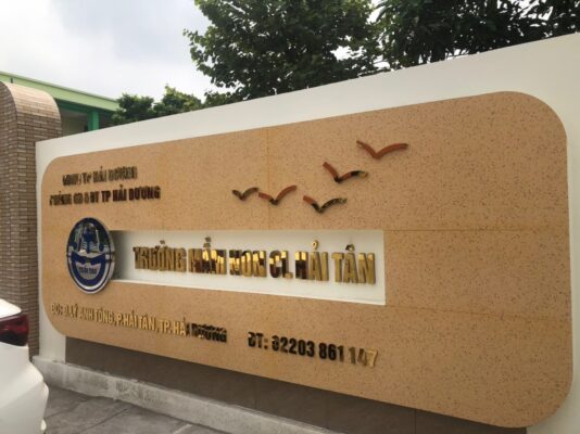 Biển chữ nổi inox Hải Dương trên mặt tiền