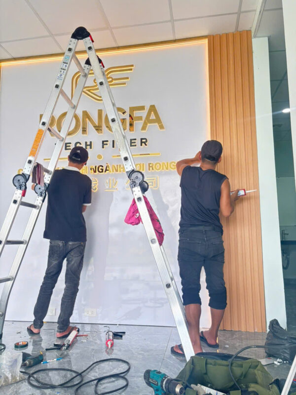 Chọn màu chữ inox phù hợp với biển hiệu