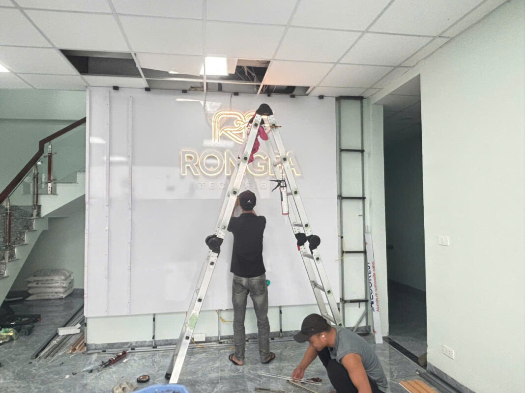 Chốt kích thước chữ inox trước khi sản xuất