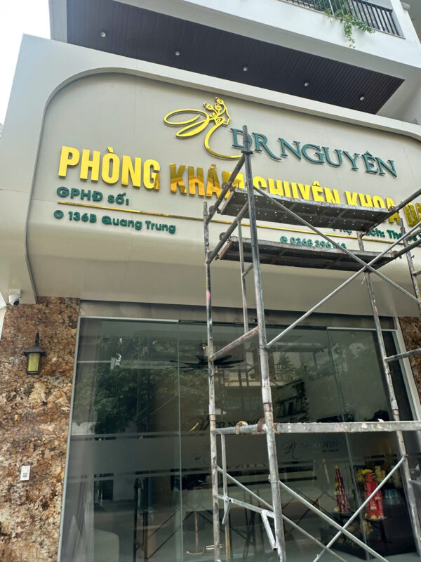 Hoàn thiện biển chữ inox Hải Dương đẹp và cân đối